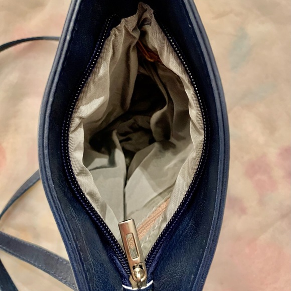 Vera Pelle Italian Leather Navy Crossbody Purse - Picture 10 of 11